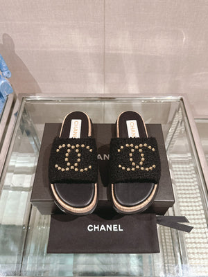 Open image in slideshow, C STYLE STUD DETAIL PLATFORM SUMMER SANDALS 1 (SIZES 35-41)
