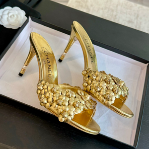 Open image in slideshow, C STYLE LEATHER APPLIQUE FLOWER HEELED STRAPLESS SANDALS (SIZES 36-41)
