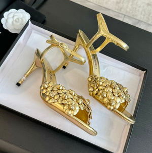 Open image in slideshow, C STYLE LEATHER APPLIQUE FLOWER HEELED SANDALS (SIZES 36-41)
