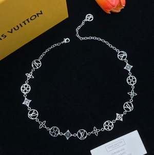Open image in slideshow, L STYLE FINE DETAIL NECKLACE / BRACELET + GIFT BOX

